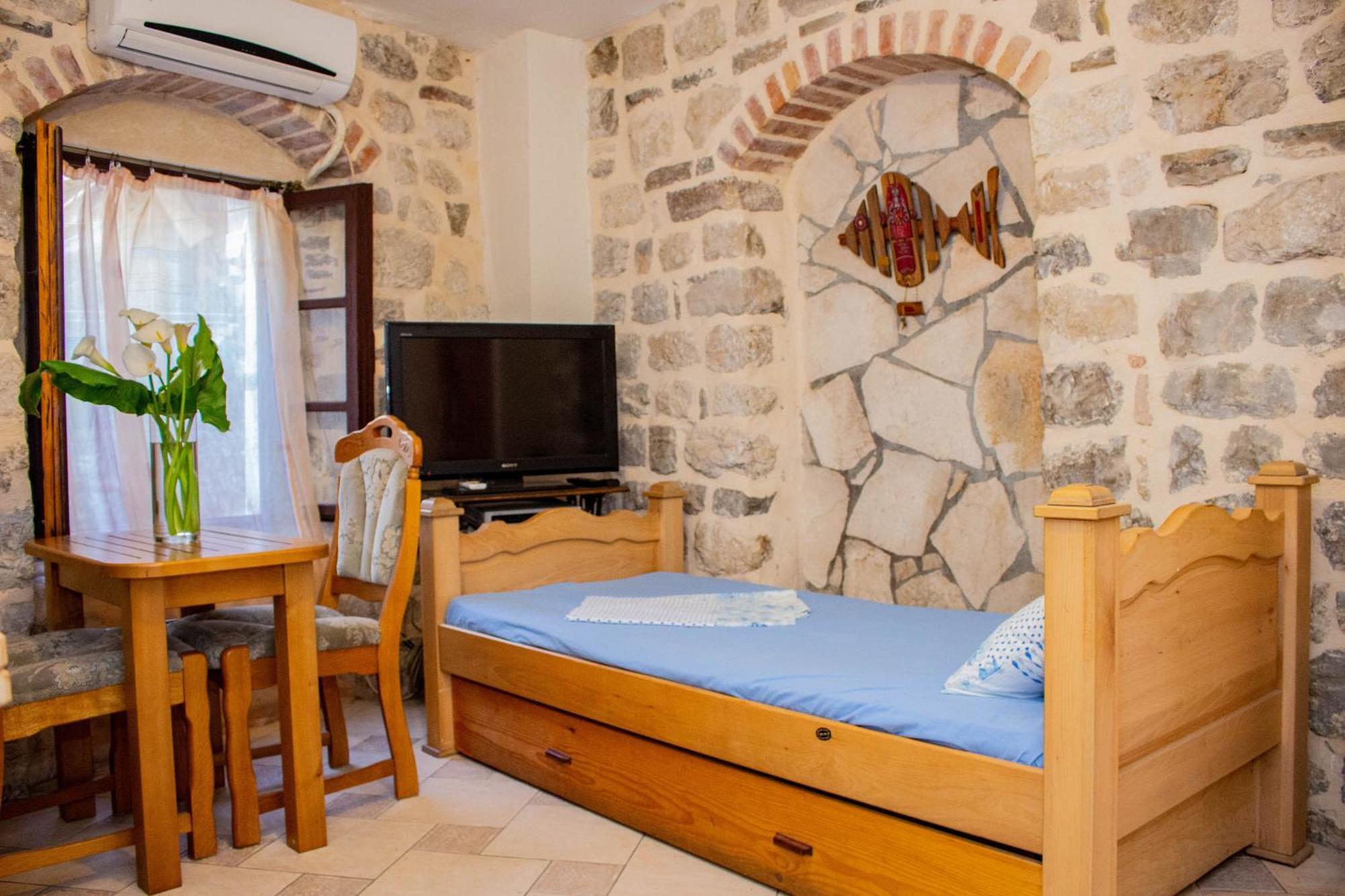 Guest House Sljuka Kotor Bagian luar foto